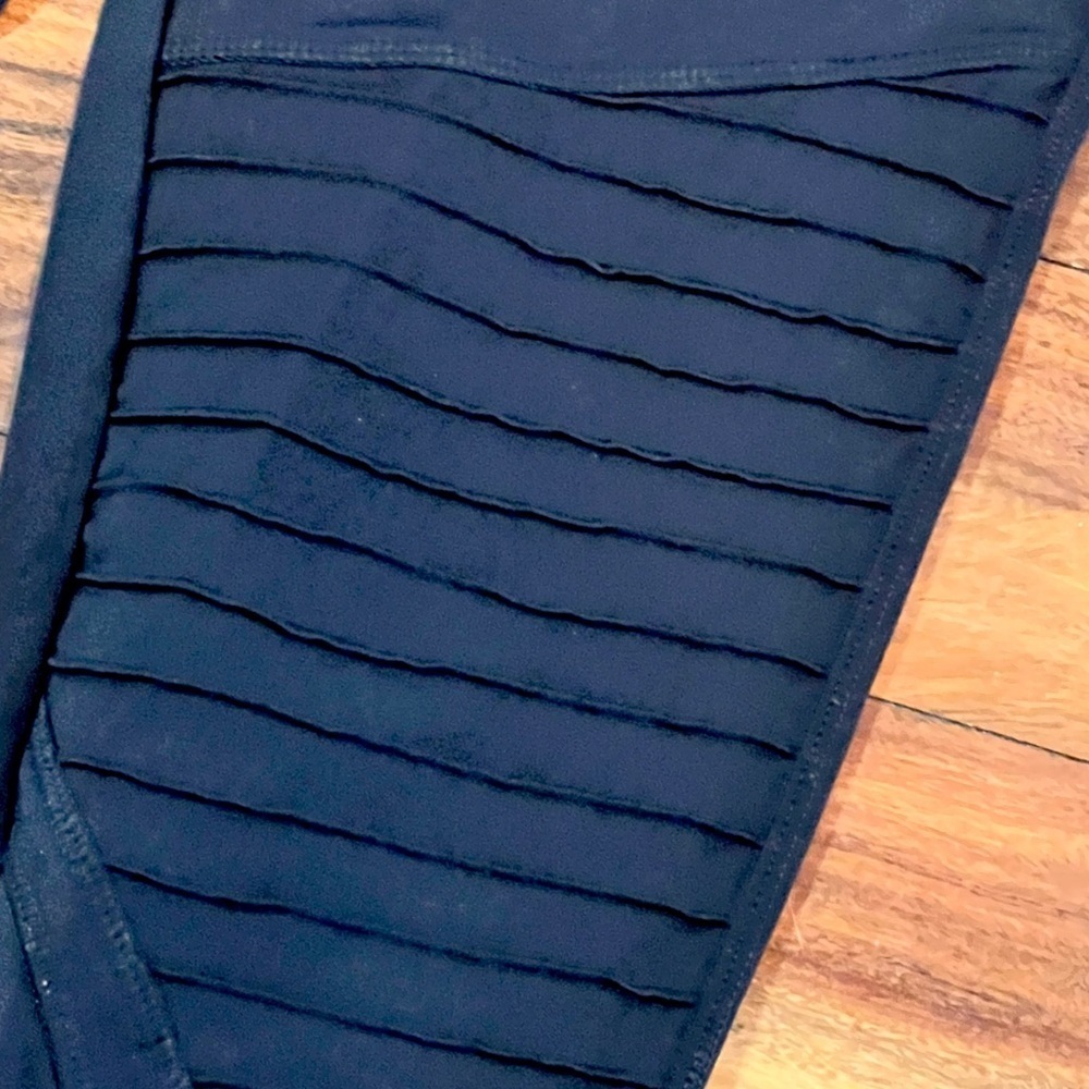 Aerie Medium Black Moto Cropped Capri Leggings Workout Biker Athleisure Casual - Picture 4 of 10